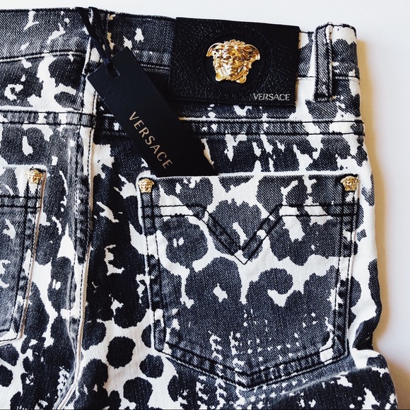 NWT VERSACE B+W Animal Print Denim Jeans size 24 - Picture 2 of 8